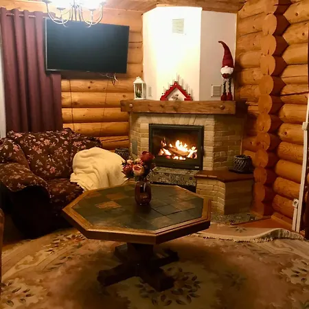 Polyanitsa окремий з каміном Lodge *