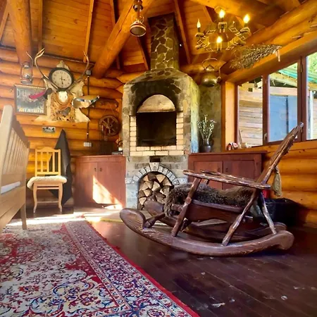 Polyanitsa окремий з каміном Lodge Bukovel