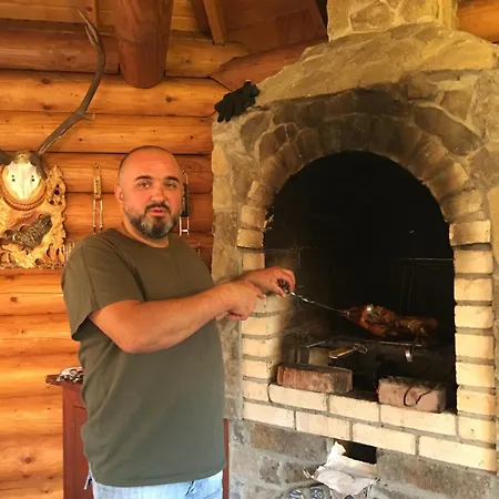 Polyanitsa окремий з каміном Bukovel