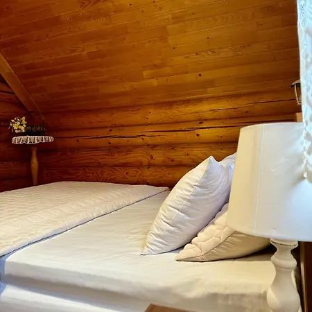 Polyanitsa окремий з каміном Lodge