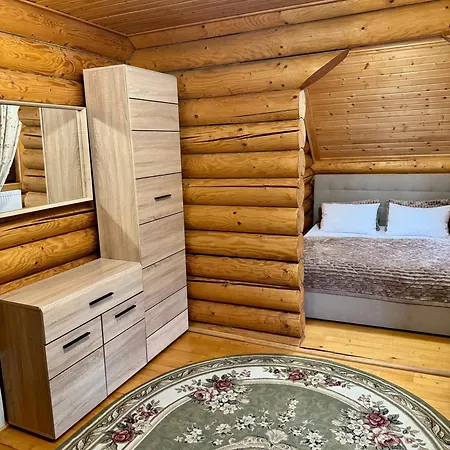 Lodge Polyanitsa окремий з каміном Bukovel