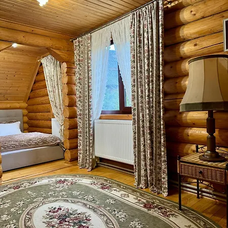 Lodge Polyanitsa окремий з каміном
