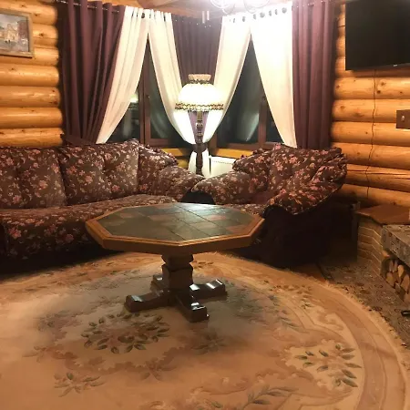 Polyanitsa окремий з каміном Деревянный коттедж