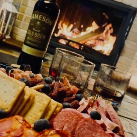 Polyanitsa окремий з каміном